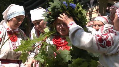 У Рівному вперше провели обряд водіння Куста, який притаманний Поліссю У Рівному вперше провели обряд водіння Куста, який притаманний Поліссю