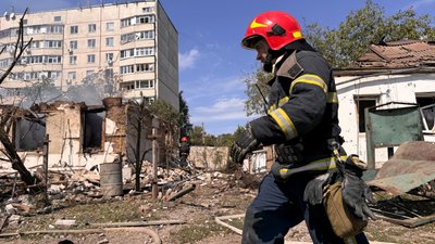 рятувальник на місці влучання