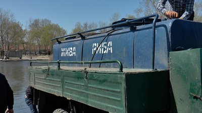 Автоцистерна з рибою Автоцистерна з рибою