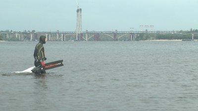 У Запоріжжі провели підводний суботник. З дна Дніпра підняли понад тонну сміття