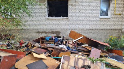 В Бердичеві із родини, у якій на пожежі загинуло немовля, хочуть тимчасово вилучити двох дітей В Бердичеві із родини, у якій на пожежі загинуло немовля, хочуть тимчасово вилучити двох дітей