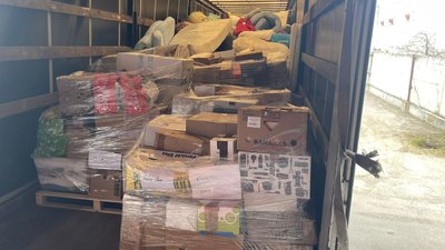 Ужгород отримав гуманітарну допомогу від Братислави та міста-побратима Міхаловце Ужгород отримав гуманітарну допомогу від Братислави та міста-побратима Міхаловце
