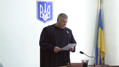 "Вбив, щоб покарати": на Чернігівщині підозрюваним у вбивстві подружжя киян з дитиною обрали запобіжні заходи "Вбив, щоб покарати": на Чернігівщині підозрюваним у вбивстві подружжя киян з дитиною обрали запобіжні заходи