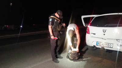 Щоночі – до сотні порушників. Як працюють патрульні під час комендантської години у Дніпрі Щоночі – до сотні порушників. Як працюють патрульні під час комендантської години у Дніпрі