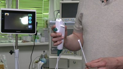 "Можемо збільшити перелік втручань". Львівській дитячій лікарні подарували відеофібробронхоскоп "Можемо збільшити перелік втручань". Львівській дитячій лікарні подарували відеофібробронхоскоп