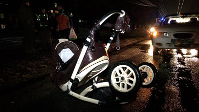 У Чернігові до кінця тижня освітлять пішохідний перехід, де збили на смерть немовля У Чернігові до кінця тижня освітлять пішохідний перехід, де збили на смерть немовля
