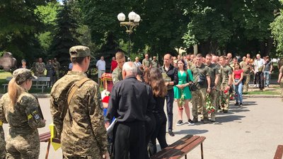 У Полтаві попрощалися із загиблими бійцями Олександром Нехаєавим та Сергієм Мехедою У Полтаві попрощалися із загиблими бійцями Олександром Нехаєавим та Сергієм Мехедою