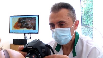 Житомирські лікарі попереджають про шкоду від надмірного перебування на сонці Житомирські лікарі попереджають про шкоду від надмірного перебування на сонці