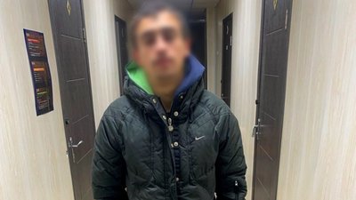 чоловік, якого підозрюють в угоні авто у Харкові