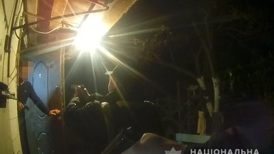 На Житомирщині затримали чоловіка, який стріляв у поліцейських