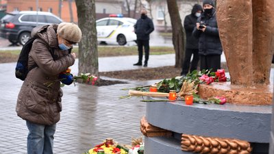 У Сумах вшанували пам’ять жертв голодоморів