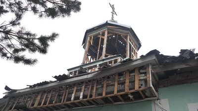 "Скло гримить, все гримить". У Дружбі на Сумщині через російську атаку пошкоджені магазини, храм та оселі "Скло гримить, все гримить". У Дружбі на Сумщині через російську атаку пошкоджені магазини, храм та оселі