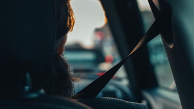 Чому українці нехтують ременями безпеки та що з цим робити. Пояснює експертка