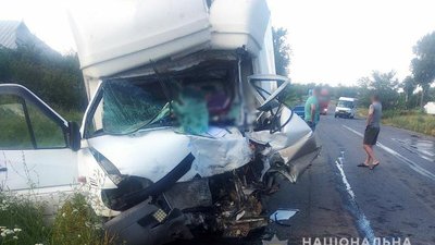 На Полтавщині зіткнулися дві вантажівки: є загиблий водій На Полтавщині зіткнулися дві вантажівки: є загиблий водій