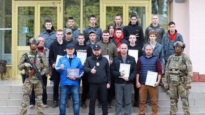 Усім хто долучився до ремонту позашляховика, вручили нагороди Усім хто долучився до ремонту позашляховика, вручили нагороди