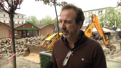 У центрі Одеси бульдозером прибрали бруківку. Мерія обіцяє, що все повернуть на місце У центрі Одеси бульдозером прибрали бруківку. Мерія обіцяє, що все повернуть на місце