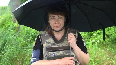 З села Приморське на Запоріжжі поліцейські евакуюють родини з дітьми З села Приморське на Запоріжжі поліцейські евакуюють родини з дітьми