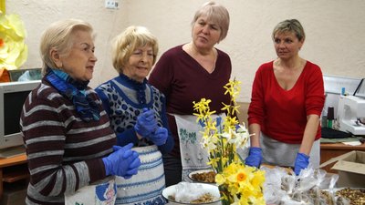 "Зробив щось корисне – і на душі легше". Як на Львівщині готують "енергетичні батончики" для українських військових "Зробив щось корисне – і на душі легше". Як на Львівщині готують "енергетичні батончики" для українських військових
