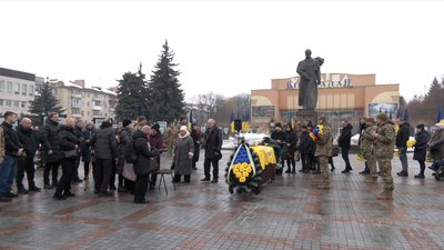 Із 37-річним воїном Палом Дороховим попрощались у Рівному Із 37-річним воїном Палом Дороховим попрощались у Рівному