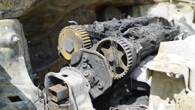 На місці нічного обстрілу Салтівки у Харкові сапери вилучили уламки "Урагану", що не розірвалися На місці нічного обстрілу Салтівки у Харкові сапери вилучили уламки "Урагану", що не розірвалися