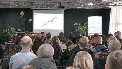 Куди йти і що з собою взяти: черкасцям розповіли, як діяти, якщо почнеться війна Куди йти і що з собою взяти: черкасцям розповіли, як діяти, якщо почнеться війна