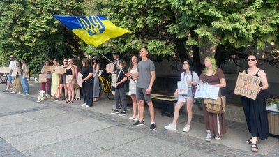 Ужгородці вдруге за день вийшли на акцію проти відставки Федорова