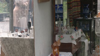 "Про скло прозоро": у Рівному відкрили вуличну виставку старих скляних виробів "Про скло прозоро": у Рівному відкрили вуличну виставку старих скляних виробів
