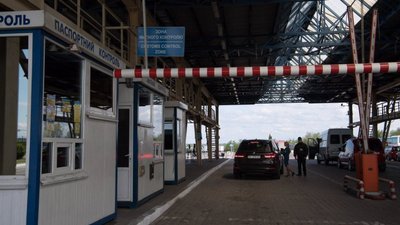 На кордоні зі Словаччиною затримали росіянина, який перебував у розшуку