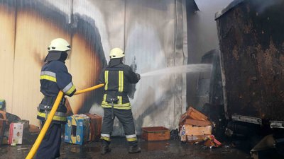 У Запоріжжі сталась пожежа на території ринку — ДСНС У Запоріжжі сталась пожежа на території ринку — ДСНС