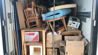 На КПП "Ужгород" службовий собака виявив партію заборонених медпрепаратів На КПП "Ужгород" службовий собака виявив партію заборонених медпрепаратів