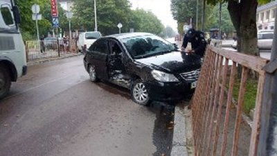 У місті Долина, що на Прикарпатті, зіткнулися три автомобіля