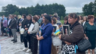 "Пам’ять жива". Імена загиблих на війні кропивничан викарбували на плитах храму на Тернопільщині "Пам’ять жива". Імена загиблих на війні кропивничан викарбували на плитах храму на Тернопільщині