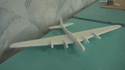 Небо кличе. Як авіамоделісти з Донеччини майструють копії літаків та літають на параплані