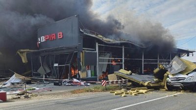 Атака РФ на Маяки 15 жовтня 2026 року, РФ атакувала супермаркет Таврія