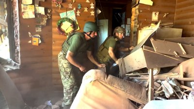 Російські військові обстріляли будинок, де жили тернопільські волонтери Російські військові обстріляли будинок, де жили тернопільські волонтери