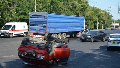 ДТП у Миколаєві. Зіткнулися чотири автомобілі
