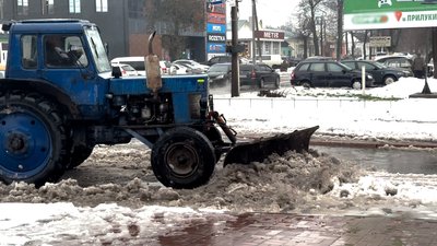 Сніг розтанув, утворилися калюжі: яка ситуація з прибирання снігу у Чернігові та Прилуках Сніг розтанув, утворилися калюжі: яка ситуація з прибирання снігу у Чернігові та Прилуках