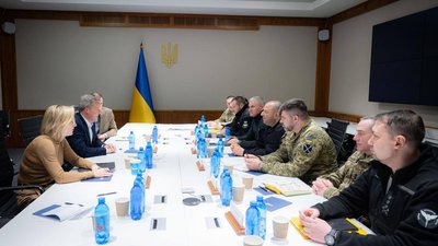 Секретар РНБО Рустем Умєров, міністр Сухопутних військ США Деніел Дрісколл