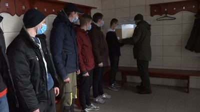 Осінній призов на Вінниччині: у військову частину 3028 прибули новобранці Осінній призов на Вінниччині: у військову частину 3028 прибули новобранці