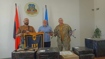 На Тернопільщині, Микулинецька лікарня, передали ЗСУ, дрони, допомога