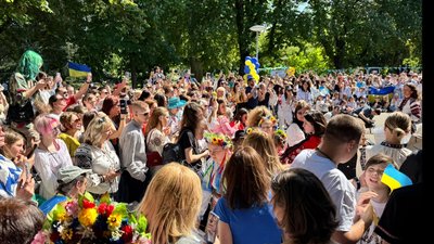 "Не вщухали оплески". Два кропивницькі ансамблі виступили на сцені Євробачення у Швейцарії "Не вщухали оплески". Два кропивницькі ансамблі виступили на сцені Євробачення у Швейцарії