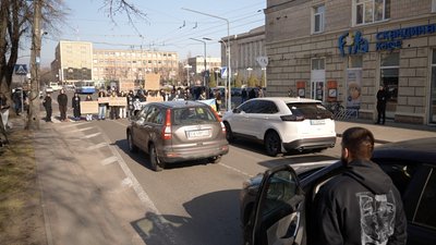 Черкасців закликають виходити на хвилину мовчання