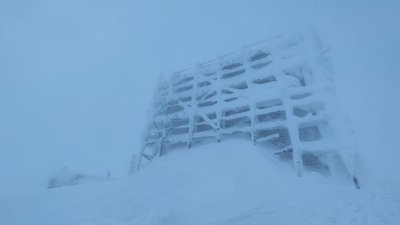 На горі Піп Іван у Карпатах температура повітря опустилася до 16° морозу
