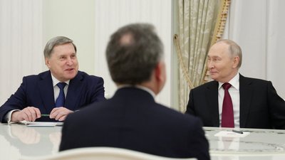 Володимир Путін і його радник Юрій Ушаков