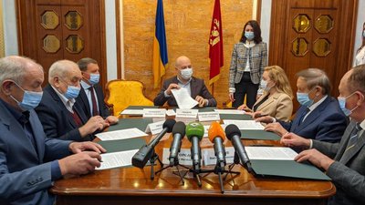 У Харківській ОДА підписали меморандум про майбутнє авіазаводу: директора не запросили У Харківській ОДА підписали меморандум про майбутнє авіазаводу: директора не запросили