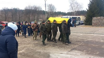 У Сумах попрощалися з оборонцем України солдатом Михайлом Гайдаром