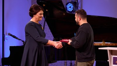 Зеленський зустрівся з українською громадою Литви Зеленський зустрівся з українською громадою Литви