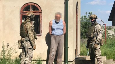 Львівського священника затримали за підозрою в продажі зброї та боєприпасів
