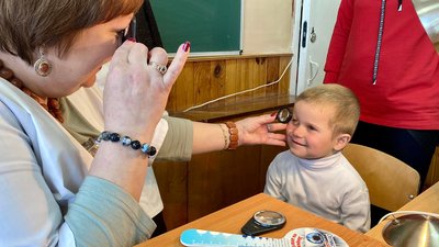 Лікарі Охматдиту проводять виїзні консультації дітей у деокупованих регіонах