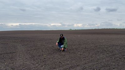 “Ми хочемо, щоб нам віддали наше”. Чому не всі аграрії Сумщини отримали гуманітарну сою “Ми хочемо, щоб нам віддали наше”. Чому не всі аграрії Сумщини отримали гуманітарну сою